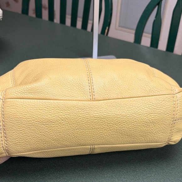 Coach Soft Yellow Leather Shoulder Bag - Picture 4 of 7